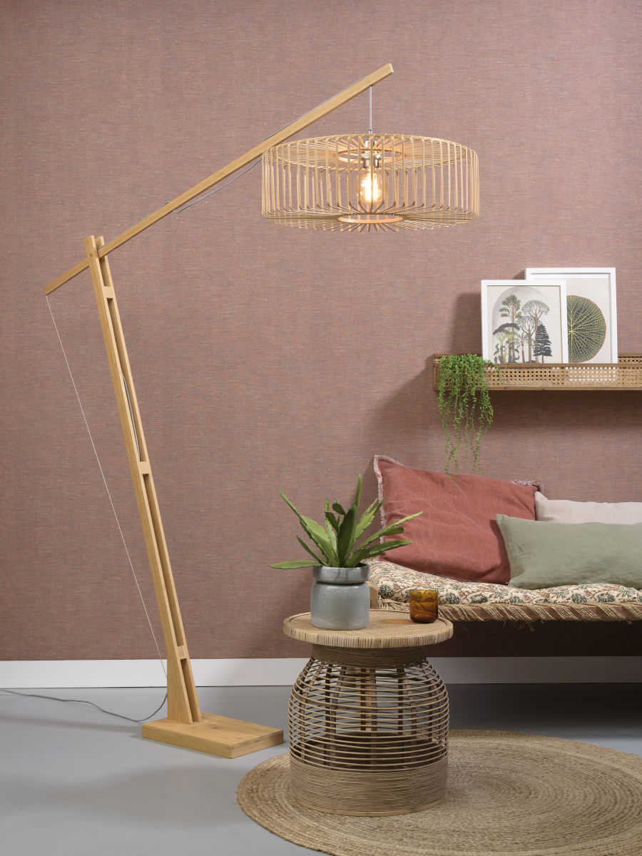 Lampadaire Bromo XL avec abat-jour en Bambou naturel au design naturel par Good & Mojo